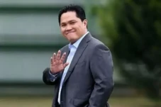Ditinggal Erick Thohir,...