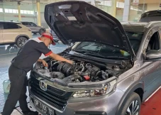 Bukan Sekadar Jual Mobil...