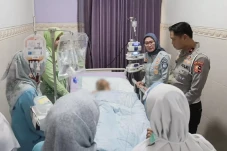 Jasa Raharja Serahkan...