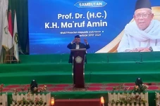 KH Ma’ruf Amin: Gernas...