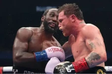 Manuver Terence Crawford...
