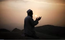 10 Adab Berdoa agar...