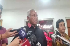 PDIP Ancam Pecat Kader...