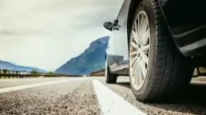 Ban Mobil Botak Sebelah,...
