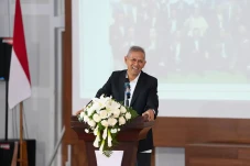 Profil Anggito Abimanyu,...