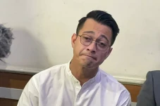 Eza Gionino Hadiri Sidang...