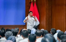 SPIN: Seskab Teddy Mampu...