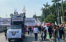 Jalan Gatot Subroto...