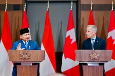 Momen Hangat Prabowo...