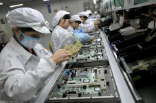 Mengapa iPhone Diproduksi...