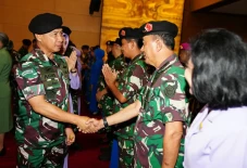 Panglima TNI Pimpin...