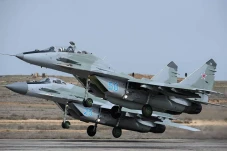 Iran Dipasok Jet Tempur...