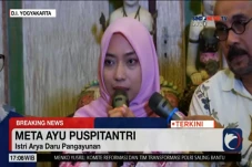 Muncul ke Publik, Istri...
