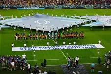 UEFA Gelar Voting untuk...