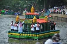 43 Perahu Botol Plastik...