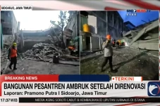 Pondok Pesantren Al...