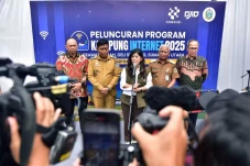 Meutya Hafid Luncurkan...