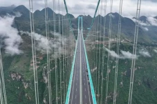 China Buka Jembatan...