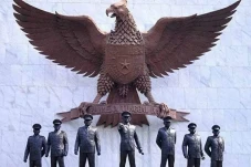 Presiden Prabowo Pimpin...