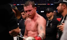 Canelo Naik Meja Operasi...