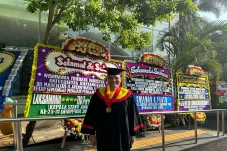 Capt Hakeng Lulusan...