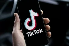 Akses Live TikTok Dibekukan...