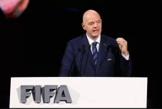 FIFA Tolak Jatuhkan...