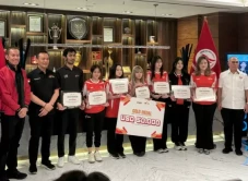 Raih Emas di China,...