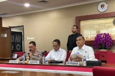 Halim Kalla, Adik JK...