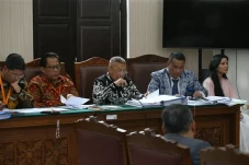 Kuasa Hukum Nadiem Makarim...