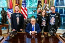Trump Tidak Mungkin...