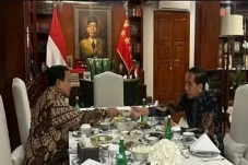 Prabowo Bersih-bersih...