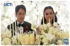 Amanda Manopo Berlinang...
