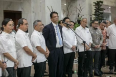 Purbaya Ancam Pecat...