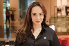 Amanda Menikah dengan...