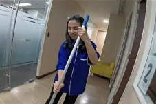 Disuruh Beli Makan,...