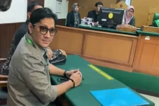 Tak Lagi Cinta Erin,...
