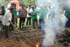 Pelatihan Bikin Biochar,...