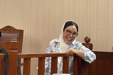 Tampil Beda, Nikita...