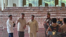 Ternyata Tumpukan Uang...