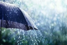 Wudu dengan Air Hujan,...