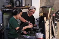 Azia Riza Jadi Barista...
