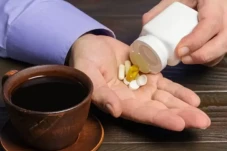 Jangan Asal Minum Obat,...