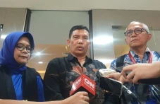 Pengacara Keluarga Arya...