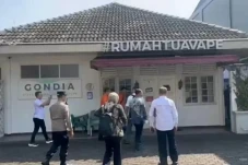 Pengacara Keluarga Arya...