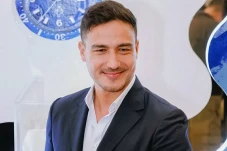 Profil Hamish Daud yang...