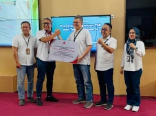 Enam SMK Telkom Terima...