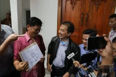 Terima Salinan Ijazah...