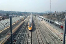 Potret Modernisasi Perkeretaapian:...