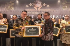 Prof Henry Sabet 2 Penghargaan...